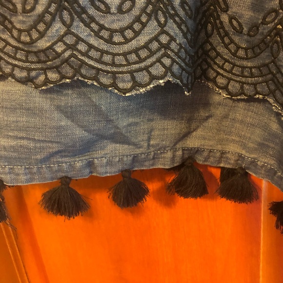 Crown and Ivy Distressed Tank With Fringe XXL NWT - Picture 6 of 6